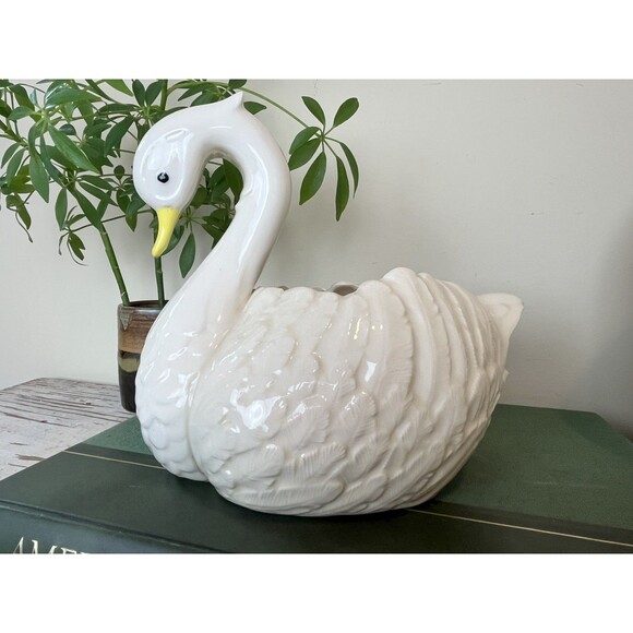 Vintage MCM Ceramic White Swan Planter With Ornately Detailed Feathers 9” x 8.5” - Picture 5 of 8